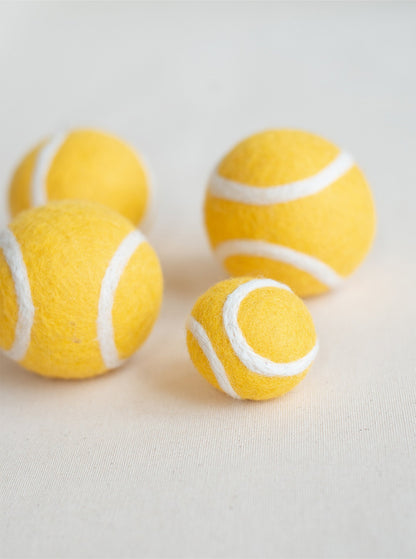 KITTY TENNIS BALL